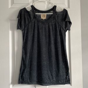 Chaser | Cold-Shoulder Grey Short Sleeve Size Small